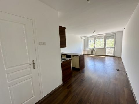 Kiadó Lakás 6000 Kecskemét 