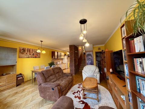 Eladó Lakás 8200 Veszprém , Panorámás