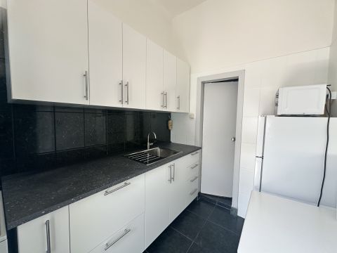 Kiadó Lakás 1078 Budapest 7. kerület , Kis lakás 3.emeleten kiadó-lift nincs!