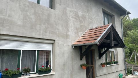 Eladó Ház 2000 Szentendre Egykori Izbégi laktanya közelében