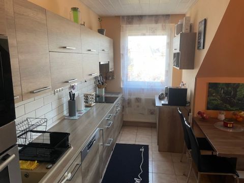 Eladó Lakás 2113 Erdőkertes Erdőkertes kilencholdas