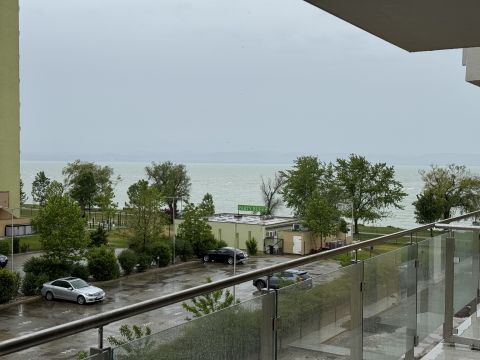 Eladó Lakás 8600 Siófok , AZONNAL KÖLTÖZHETŐ KÖZVETLEN VÍZPARTI LAKÁSOK AZ EZÜSTPARTON