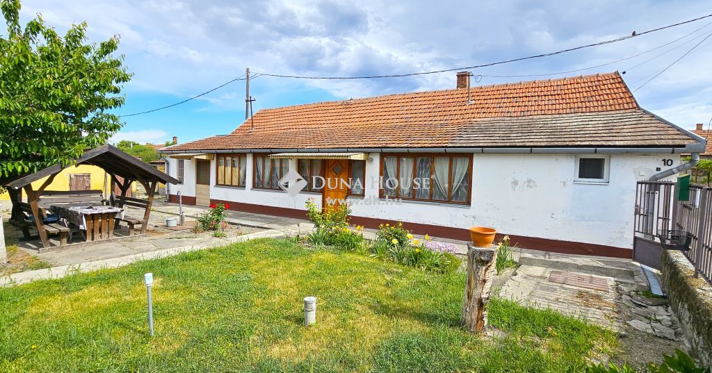 6085 Fülöpszállás , Fülöpszálláson csendes zsákutcában 85nm-es takaros ház eladó — 1/32
