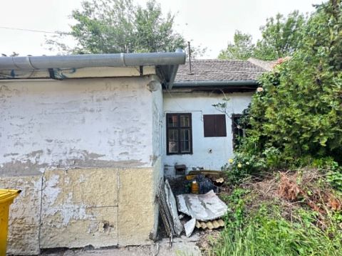 Eladó Lakás 2750 Nagykőrös Nagykőrös Belvárosában 1 szobás házrész