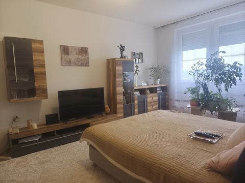 Eladó Lakás 7300 Komló , Komló Szilvás
