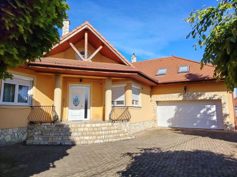 Eladó Ház 8151 Szabadbattyán 