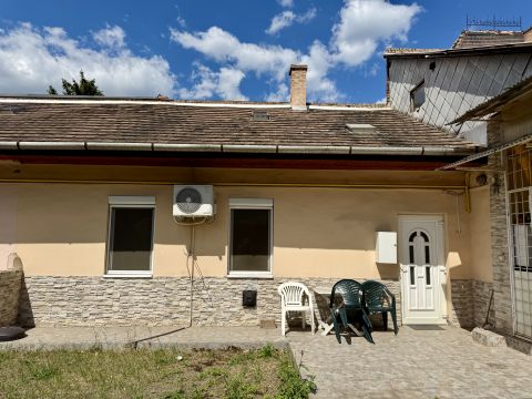 Eladó Lakás 1153 Budapest 15. kerület , Felújított tégla garzon eladó Rákospalotán