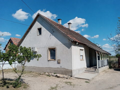 Eladó Ház 2711 Tápiószentmárton 