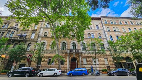 Eladó Lakás 1065 Budapest 6. kerület SZABADSÁG tértől 10 perc sétára - 3in1, azonnal bérbeadható