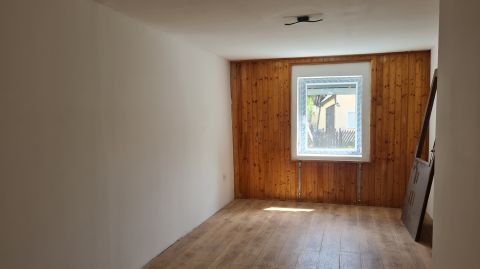 Eladó Ház 7636 Pécs Pécs Kertvárosi részén, részben felújított családi ház eladó