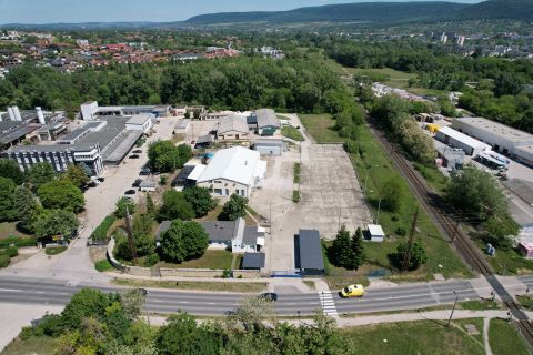 Eladó Ipari 2800 Tatabánya 