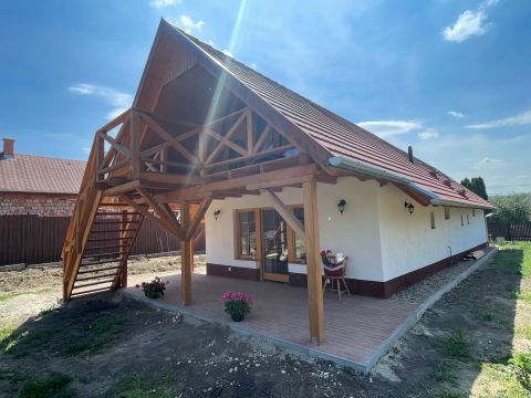 Eladó Ház 2473 Vál 
