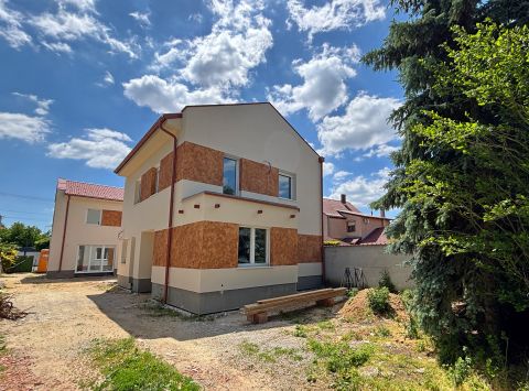 Eladó Ház 9600 Sárvár , Hamarosan költözhető családi ház