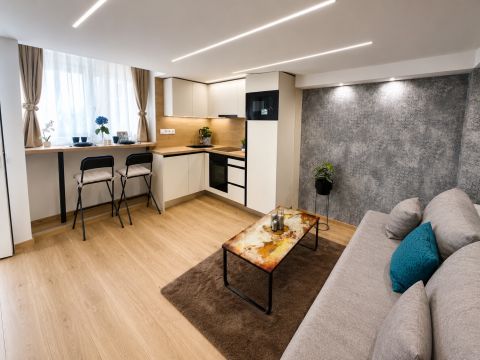 Eladó Lakás 1071 Budapest 7. kerület , Damjanich utcában felújított belső két szintes lakás