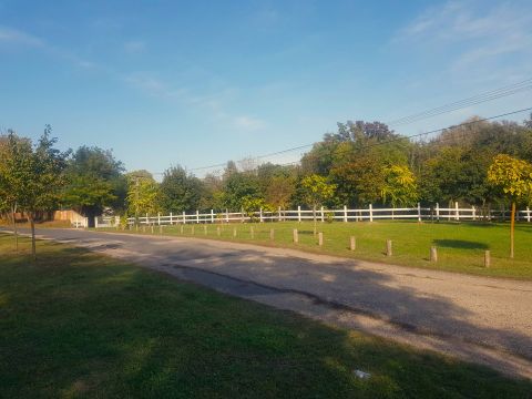 Eladó Telek 2400 Dunaújváros ,  Dunaújvárosban, 1811 m2-es belterületi telek eladó!