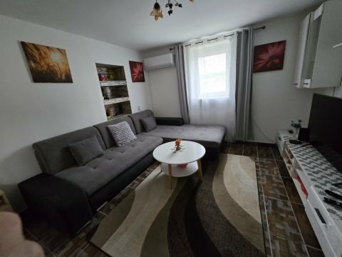 Eladó Ház 2174 Verseg , Verseg Kálló felé eső részén
