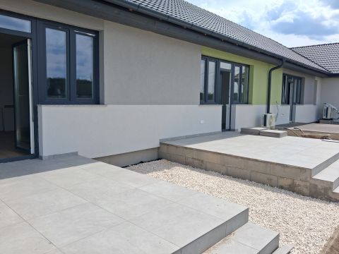 Eladó Lakás 2755 Kocsér , NAPPALI + 3 HÁLÓSZOBÁS ÚJ LAKÁS 