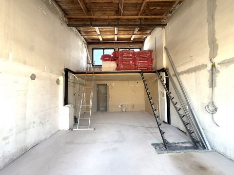 Eladó Lakás 1136 Budapest 13. kerület , Újlipótváros-4 szobás,szerkezetkész,tetőterasz kialakítható