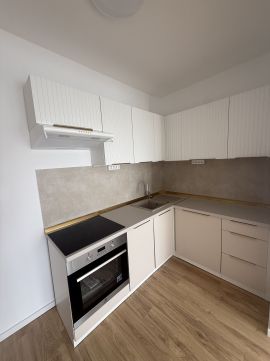 Eladó Lakás 2800 Tatabánya 
