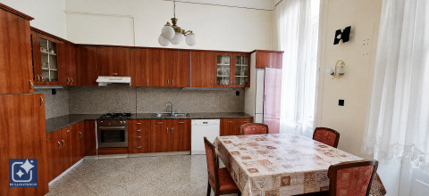 Kiadó Lakás 1061 Budapest 6. kerület , Kiadó tágas, elegáns lakás Liszt Ferenc téren!