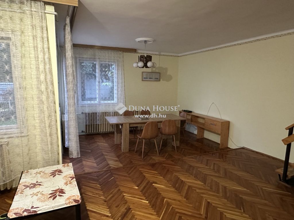 5100 Jászberény , Ady E utca közelében — 1/6