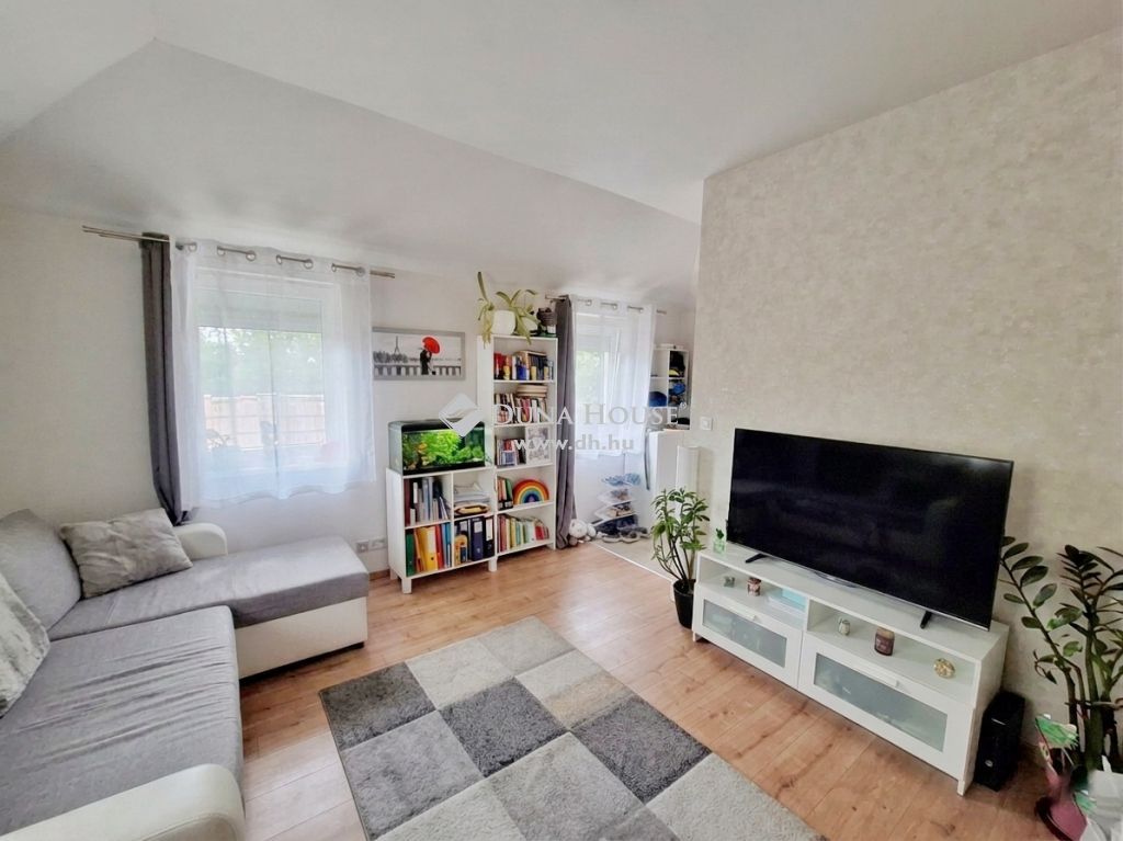 For sale Flat 2151 Fót, 