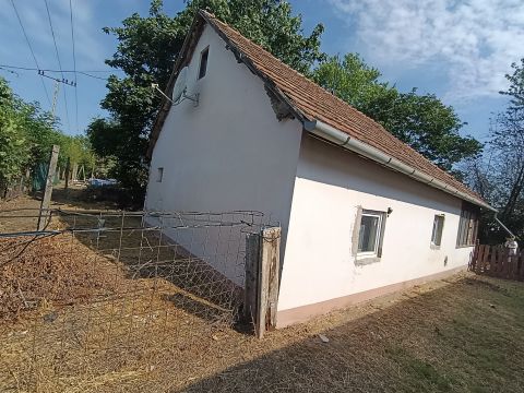 Eladó Ház 6050 Lajosmizse Eladó 2 szobás családi ház Lajosmizsén