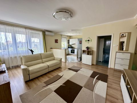 Eladó Lakás 6000 Kecskemét 