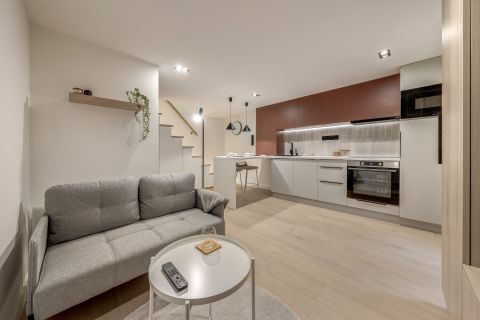 Eladó Lakás 1132 Budapest 13. kerület , Újlipótvárosban, felújított, belső két szintes lakás