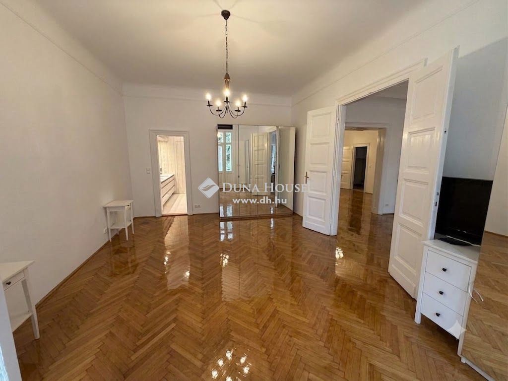 1068 Budapest 6. kerület — 1/12