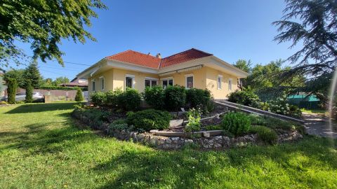 Kiadó Ház 2049 Diósd , Központ közelében