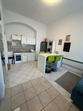 Eladó Üzlethelyiség 1086 Budapest 8. kerület 