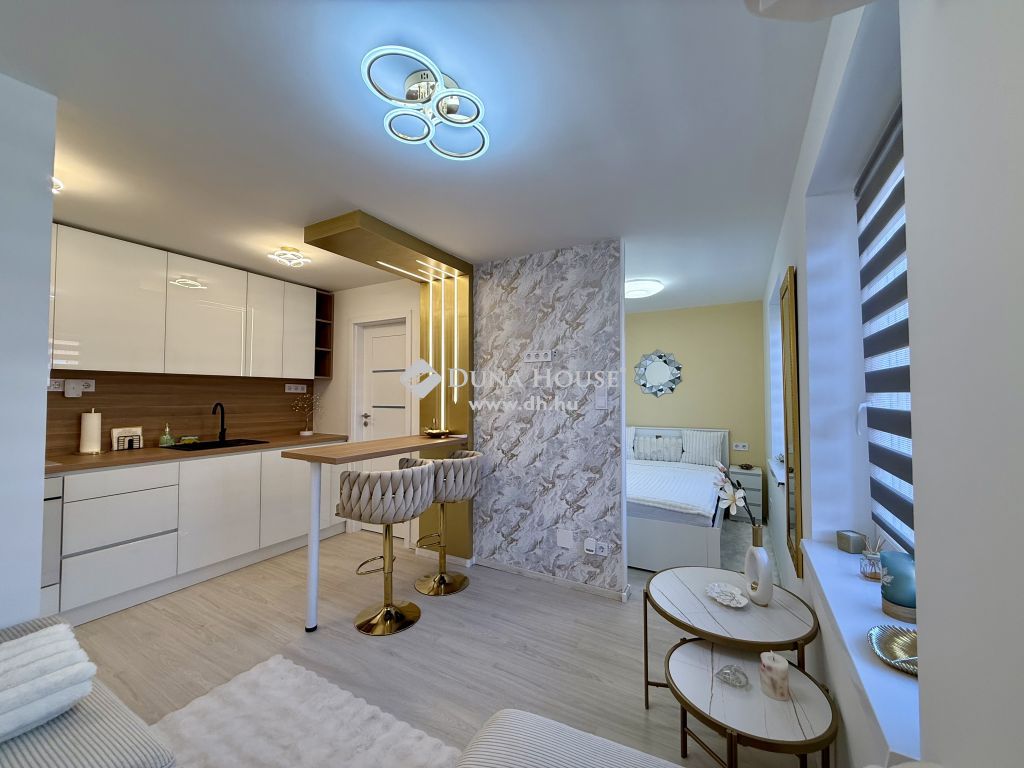 For sale Flat Budapest VI. kerület, 