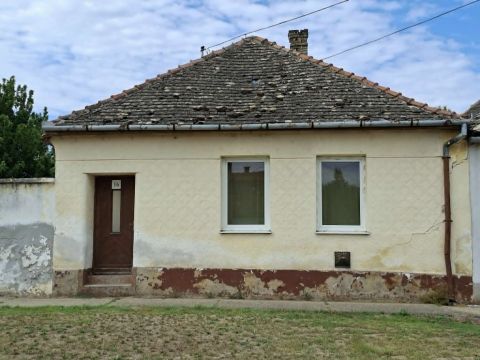Eladó Ház 6446 Rém , Főutcában
