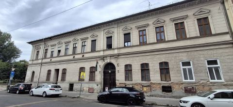 Eladó Lakás 1081 Budapest 8. kerület , Budapest Erkel színház mögött  galériás lakás eladó