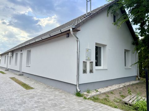 Eladó Ház 2255 Szentlőrinckáta 