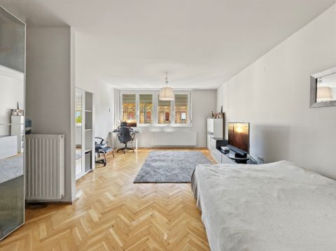 Eladó Lakás 1065 Budapest 6. kerület 