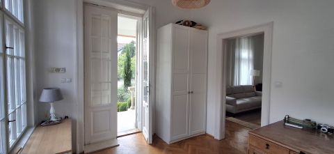Eladó Ház 2330 Dunaharaszti Dunaharaszti egyik legjobb utcájában villa épület eladó.