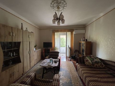 Eladó Lakás 1145 Budapest 14. kerület Korong utca, 3 %-os hitel, zöldövezet, nyugalom, erkély!