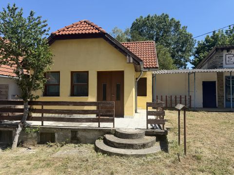 Eladó Üzlethelyiség 9554 Borgáta 