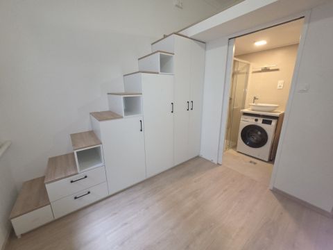 Eladó Lakás 1137 Budapest 13. kerület Eladó dupla erkélyes garzonlakás a WESTEND szomszédságában!