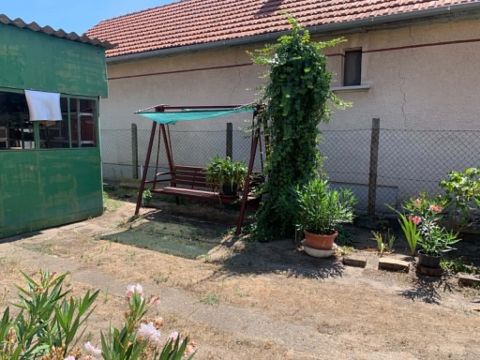 Eladó Ház 2737 Ceglédbercel Ceglédbercel központi részén