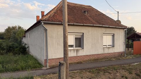 Eladó Ház 9611 Csénye 