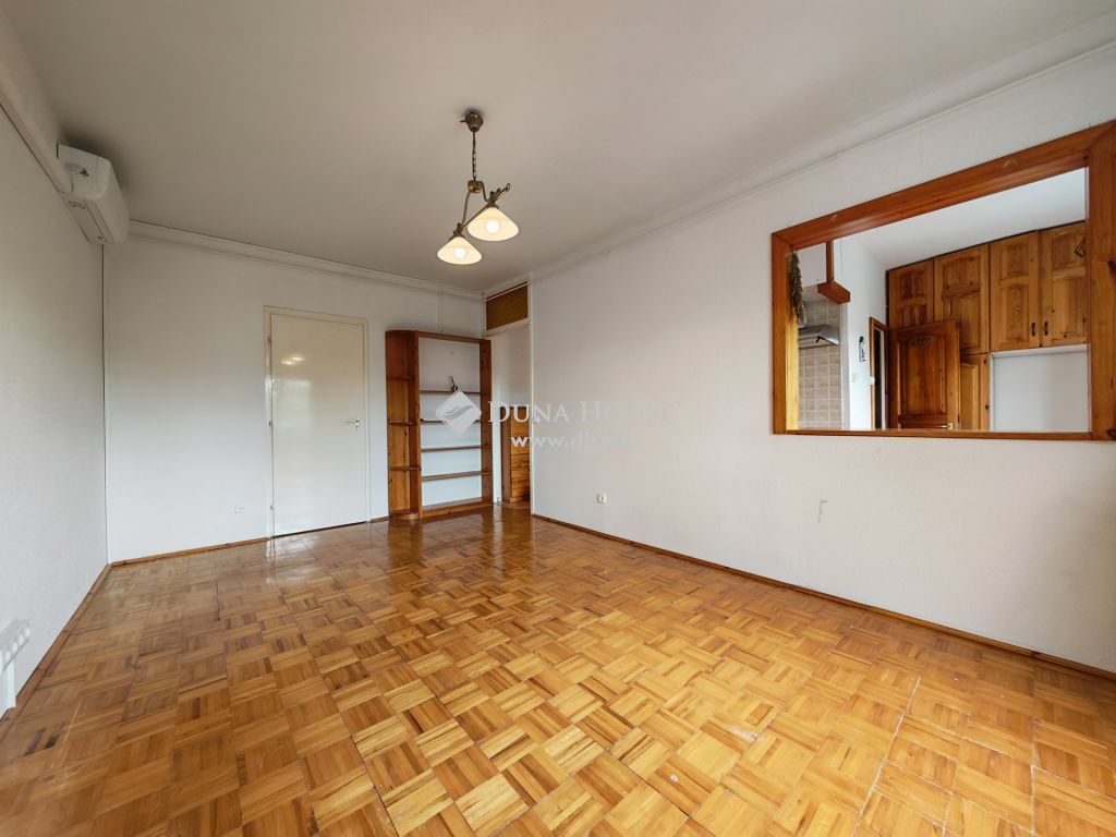 8000 Székesfehérvár — 1/11