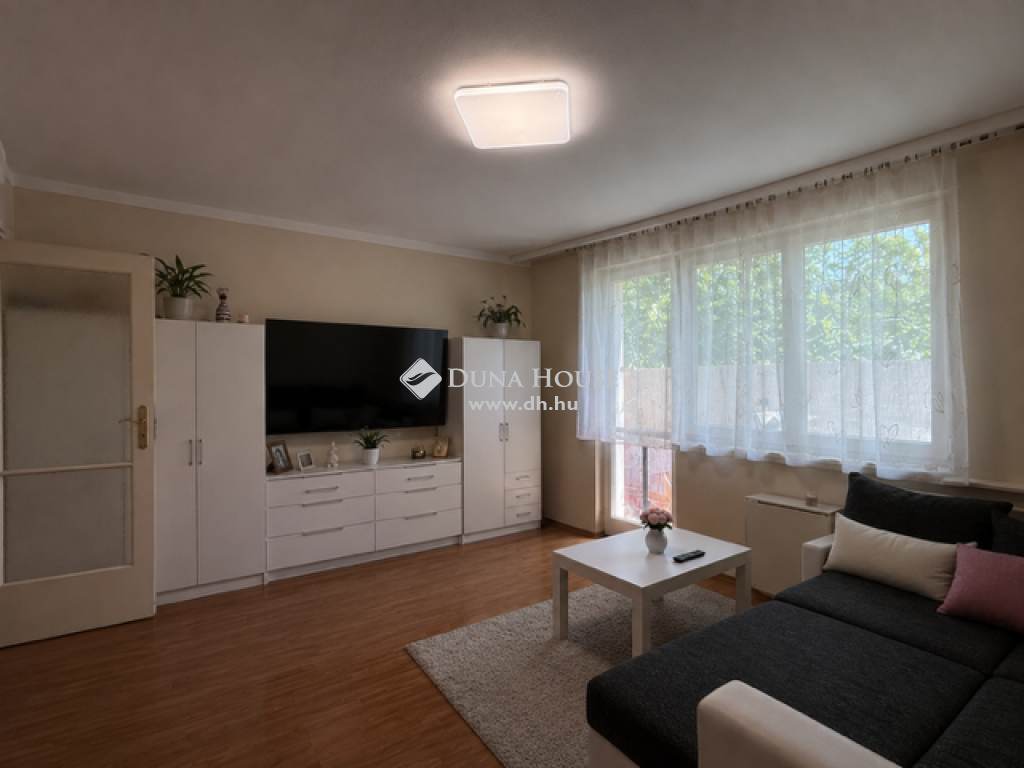 For sale Flat 2220 Vecsés, 