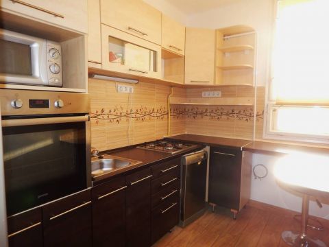 Kiadó Lakás 4028 Debrecen , Nagyerdőalján, Campushoz közeli lakás