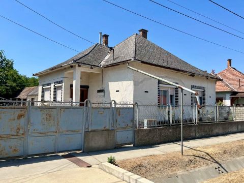 Eladó Ház 7039 Németkér Saját erdővel