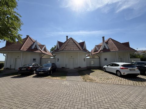 Eladó Ház 2481 Velence , 2481 Velence Kemping utca 4