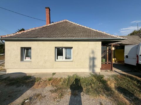 Eladó Ház 6351 Bátya , Alsó szállás
