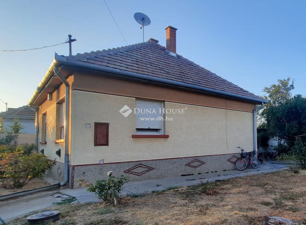 2366 Kakucs , Családi ház iskola, óvoda közelében — 1/19